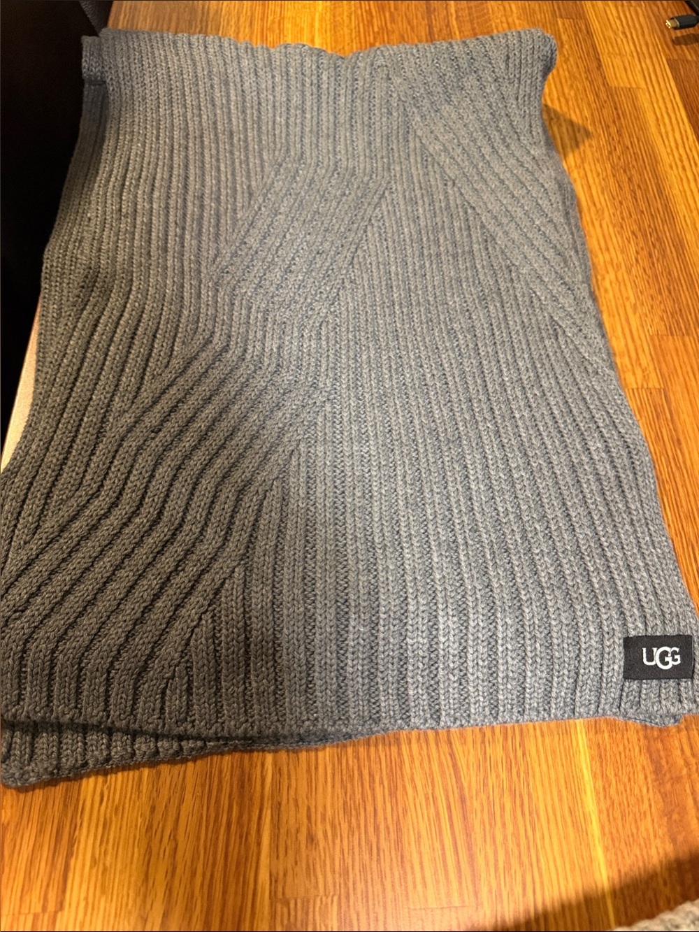 UGG Men's winter scarf